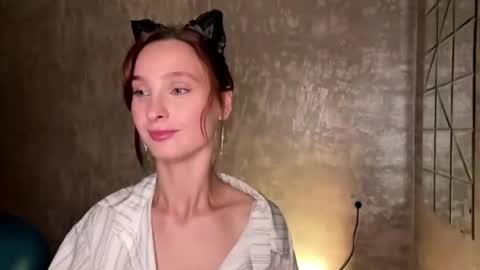Snapshot of genieflug chatting on 05-10-26, 03:39 Riana online show from 05-10-26, 03:39