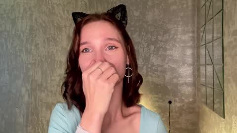 Snapshot of genieflug chatting on 05-16-26, 03:36 Riana online show from 05-16-26, 03:36