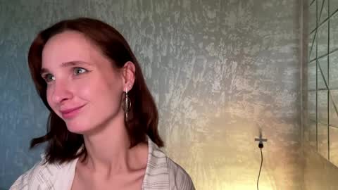 Snapshot of genieflug chatting on 05-17-26, 05:38 Riana online show from 05-17-26, 05:38