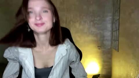Snapshot of genieflug chatting on 05-23-26, 03:45 Riana online show from 05-23-26, 03:45