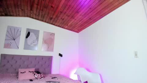 Sofia online show from 03-08-25, 07:49