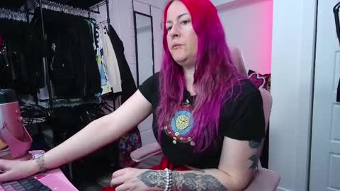 Genny Rock   and  online show from 04-08-26, 06:19