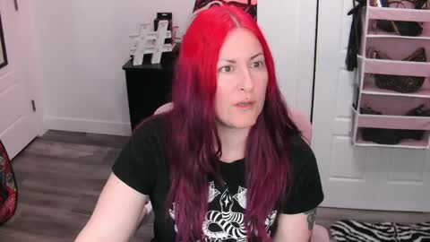 Snapshot of gennyrock chatting on 05-03-26, 02:06 Genny Rock and online show from 05-03-26, 02:06