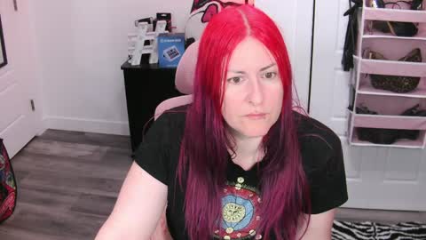 Snapshot of gennyrock chatting on 05-20-26, 05:30 Genny Rock and online show from 05-20-26, 05:30