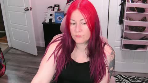 Snapshot of gennyrock chatting on 05-24-26, 04:23 Genny Rock and online show from 05-24-26, 04:23