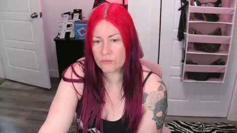 Snapshot of gennyrock chatting on 05-27-26, 01:52 Genny Rock and online show from 05-27-26, 01:52