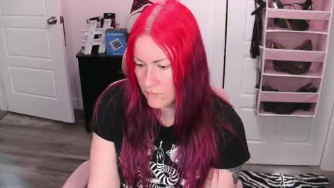 Snapshot of gennyrock chatting on 05-30-26, 04:15 Genny Rock and online show from 05-30-26, 04:15