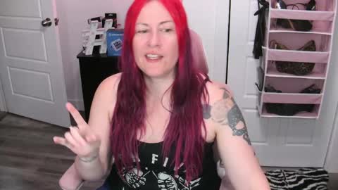Snapshot of gennyrock chatting on 06-06-26, 01:16 Genny Rock and online show from 06-06-26, 01:16