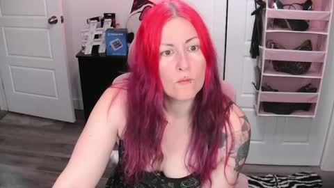 Snapshot of gennyrock chatting on 06-07-26, 01:15 Genny Rock and online show from 06-07-26, 01:15