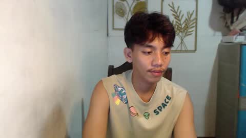 Snapshot of gentlemanlustx chatting on 10-23-25, 02:38 Rayl online show from 10-23-25, 02:38