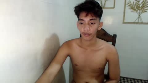 Snapshot of gentlemanlustx chatting on 10-31-25, 01:56 Rayl online show from 10-31-25, 01:56