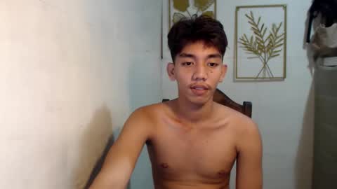 Snapshot of gentlemanlustx chatting on 11-04-25, 10:09 Rayl online show from 11-04-25, 10:09