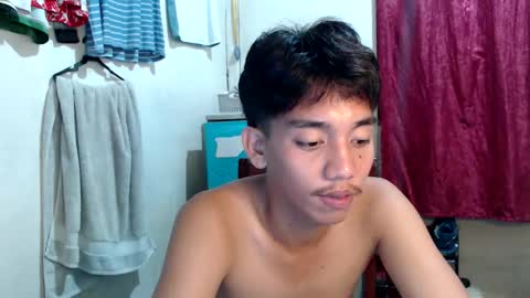 Snapshot of gentlemanlustx chatting on 02-07-26, 04:11 Rayl online show from 02-07-26, 04:11