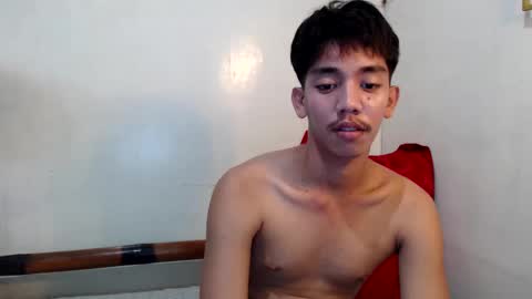 Snapshot of gentlemanlustx chatting on 02-26-26, 07:51 Rayl online show from 02-26-26, 07:51