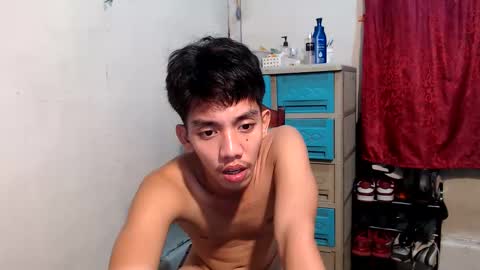 Snapshot of gentlemanlustx chatting on 03-18-26, 06:22 Rayl online show from 03-18-26, 06:22