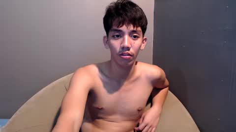 Snapshot of gentlemanlustx chatting on 05-02-26, 06:13 Rayl online show from 05-02-26, 06:13