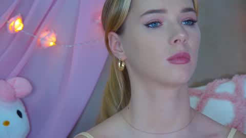 Snapshot of gentlerossi chatting on 01-17-25, 10:01 GentleRossi online show from 01-17-25, 10:01