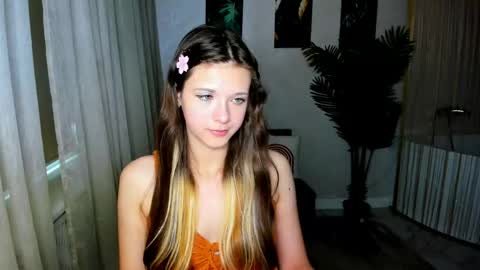 Snapshot of gentltease chatting on 05-30-26, 05:37 Alice online show from 05-30-26, 05:37