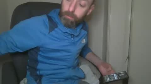 Snapshot of geon2xx chatting on 12-12-24, 10:31 Geon online show from 12-12-24, 10:31