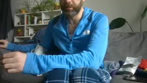 Snapshot of geon2xx chatting on 09-19-25, 09:22 Geon online show from 09-19-25, 09:22