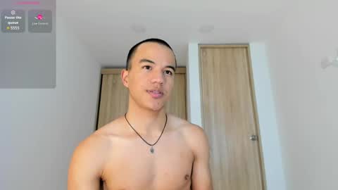 Snapshot of george_cams1 chatting on 05-10-26, 11:10 Jorge online show from 05-10-26, 11:10