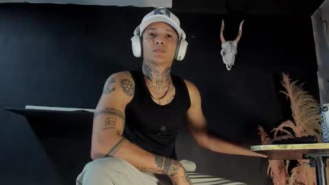 independent model online show from 03-19-26, 01:42