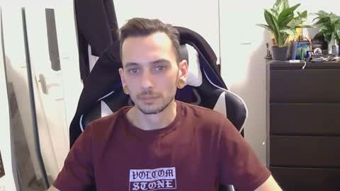 Snapshot of georgek0011 chatting on 11-28-25, 07:27 georgek0011 online show from 11-28-25, 07:27