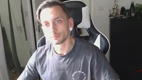 Snapshot of georgek0011 chatting on 05-15-26, 06:04 georgek0011 online show from 05-15-26, 06:04