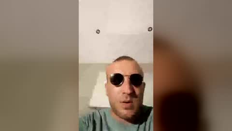 Snapshot of georgemac2405 chatting on 06-26-26, 01:32 georgemac2405 online show from 06-26-26, 01:32