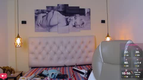 Snapshot of georgesmith_1 chatting on 12-22-24, 08:25 GEORGE online show from 12-22-24, 08:25