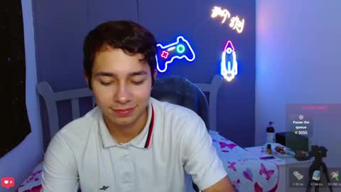 Snapshot of georgesmith_1 chatting on 12-28-24, 03:37 GEORGE online show from 12-28-24, 03:37