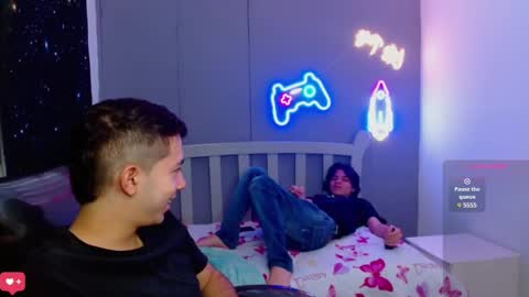 Snapshot of georgesmith_1 chatting on 12-30-24, 12:00 GEORGE online show from 12-30-24, 12:00