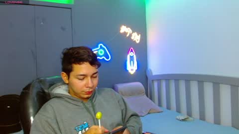 Snapshot of georgesmith_1 chatting on 01-30-25, 06:03 GEORGE online show from 01-30-25, 06:03