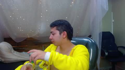 Snapshot of georgesmith_1 chatting on 02-03-25, 08:46 GEORGE online show from 02-03-25, 08:46