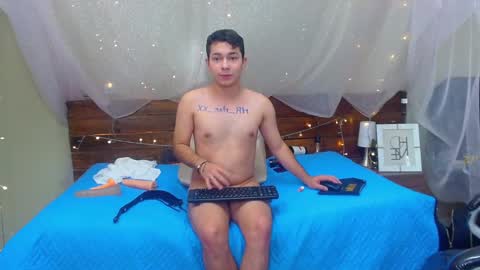 Snapshot of georgesmith_1 chatting on 02-04-25, 12:11 GEORGE online show from 02-04-25, 12:11