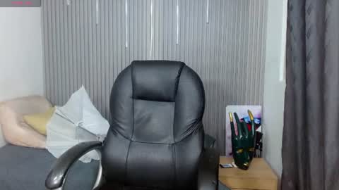 Snapshot of georgesmith_1 chatting on 07-05-26, 11:34 GEORGE online show from 07-05-26, 11:34