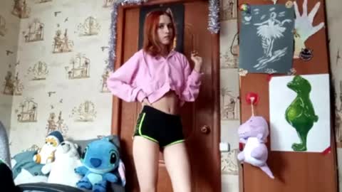 Snapshot of georgianahaeussler chatting on 05-05-26, 02:36 Ellie online show from 05-05-26, 02:36