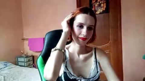 Snapshot of georgianahaeussler chatting on 06-16-26, 03:36 Ellie online show from 06-16-26, 03:36