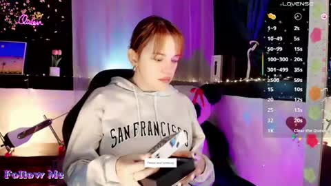 Snapshot of georgina_moschino chatting on 07-15-26, 05:12 georgina_moschino online show from 07-15-26, 05:12