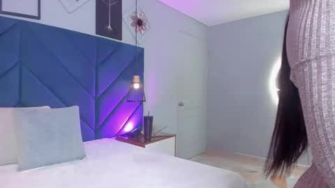 Snapshot of georgina_sensuelle chatting on 12-20-25, 11:06 Georgina online show from 12-20-25, 11:06