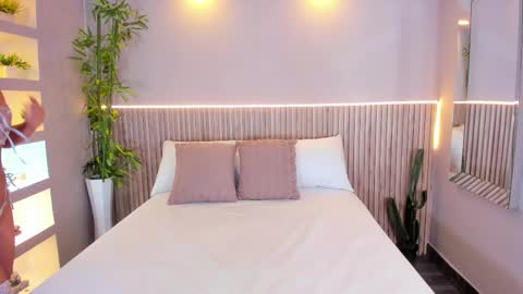 GeorginaReyes  online show from 12-14-25, 05:29