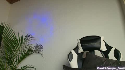 Snapshot of georgino_cavalli chatting on 10-04-25, 06:33 Peter Mike online show from 10-04-25, 06:33