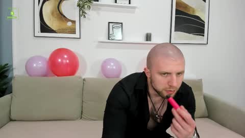 Snapshot of gerard_finbar chatting on 02-14-25, 10:07 Gerard Finbar online show from 02-14-25, 10:07