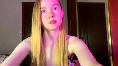 Amelia online show from 10-12-25, 07:57