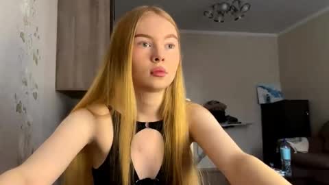 Amelia online show from 10-25-25, 12:02