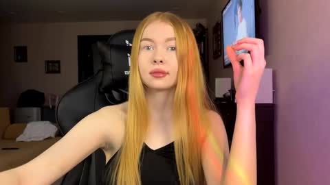 Amelia online show from 11-13-25, 05:39