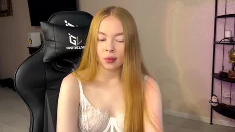 Amelia online show from 12-02-25, 05:35