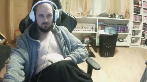 Snapshot of germanguylovestrans chatting on 12-19-24, 05:40 Marcel or Ted online show from 12-19-24, 05:40