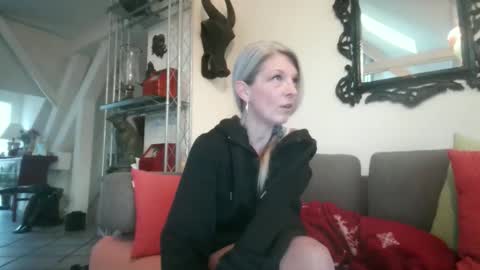 Snapshot of germansweety1 chatting on 11-22-25, 03:22 germansweety online show from 11-22-25, 03:22