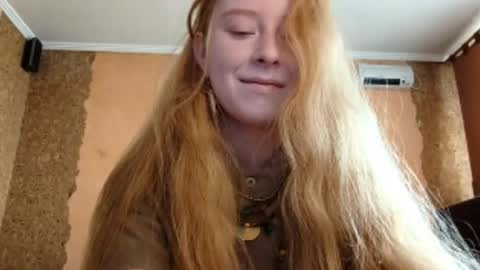 Snapshot of gertrudisturbe chatting on 04-18-26, 10:54 Kate online show from 04-18-26, 10:54